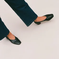 Czółenka|Balagan Apulia Czółenka, Czarny