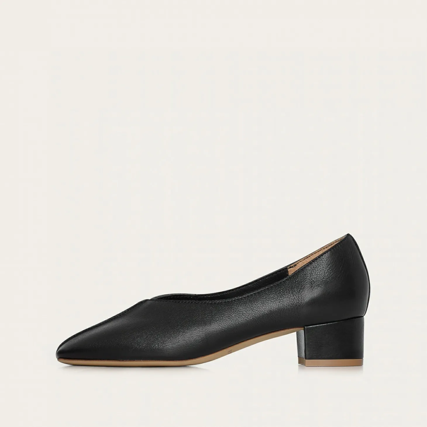 Czółenka|Balagan Apulia Czółenka, Czarny