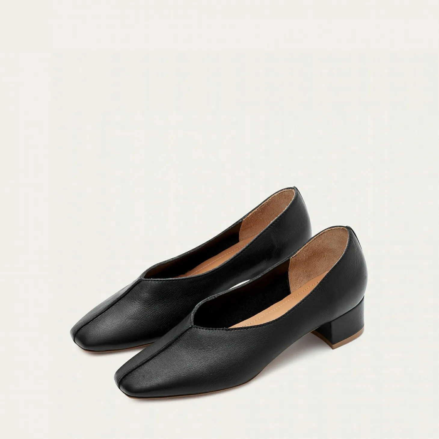 Czółenka|Balagan Apulia Czółenka, Czarny