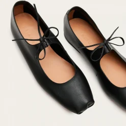 Baleriny|Balagan Batsheva Baleriny, Czarny