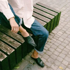 Klapki|Balagan Bayit Klapki, Czarny