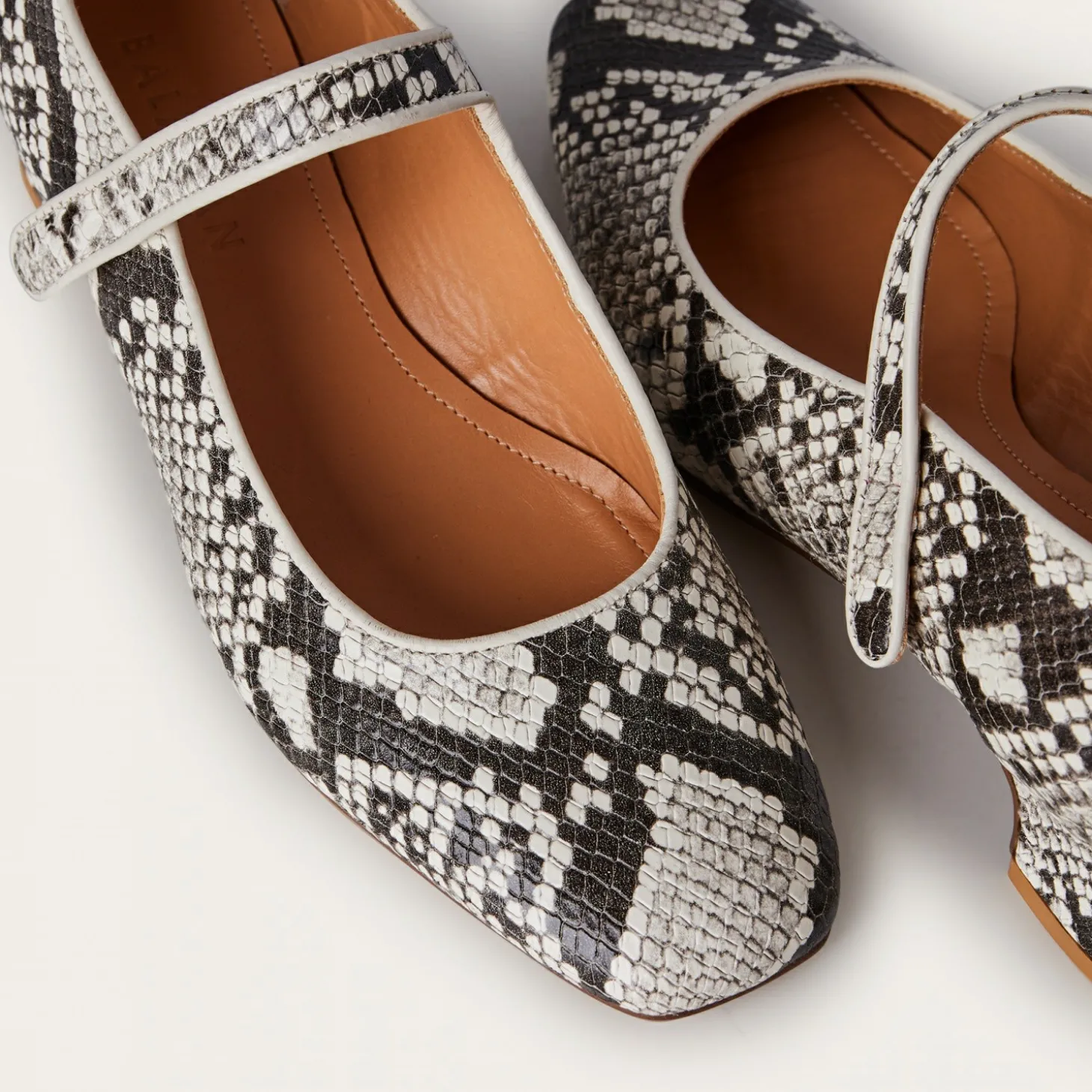 Czółenka|Balagan Dora Czółenka Na Niskim Obcasie, Zlamana Biel Wzor Pytona