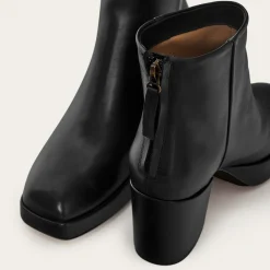 Botki|Balagan Elton Botki, Czarny