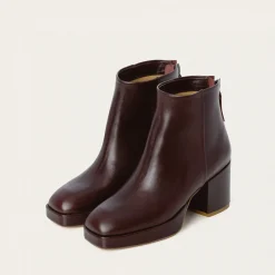 Botki|Balagan Elton Botki, Mahoniowy