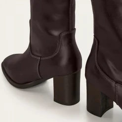 Botki|Balagan Gawoa Botki, Ciemny Braz