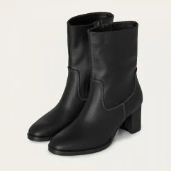 Botki|Balagan Gawoa Botki, Czarny