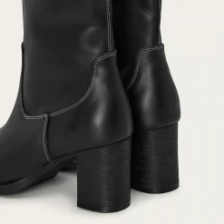 Botki|Balagan Gawoa Botki, Czarny