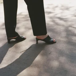 Klapki|Balagan Ginaa Klapki, Czarny