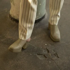 Klapki|Balagan Gloria Klapki, Kamienny Szary