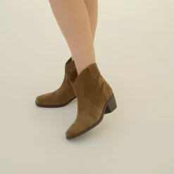 Kowbojki|Balagan Jesse Kowbojki, Ziemisty Welur