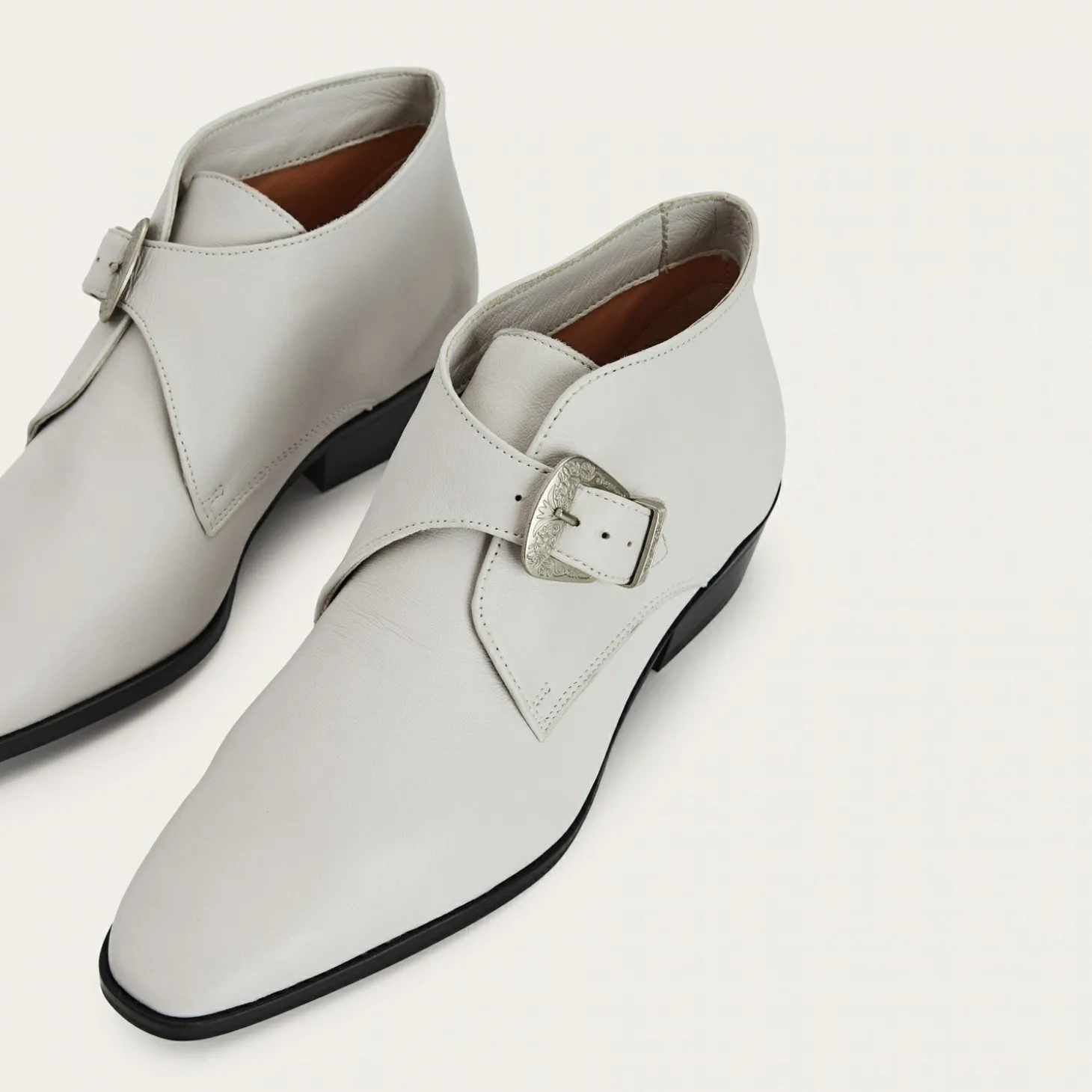 Półbuty|Balagan Louis Botki, Zlamana Biel