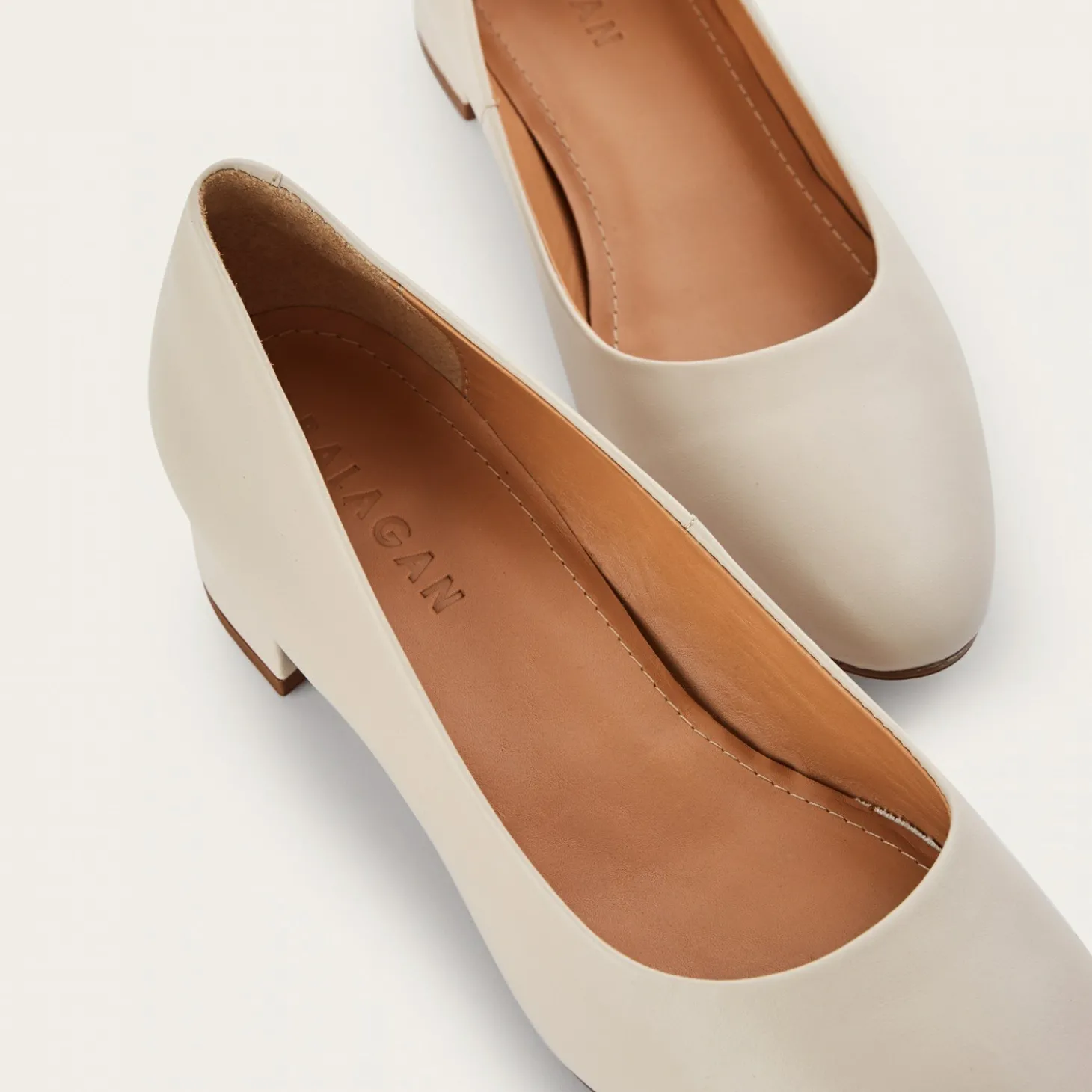 Czółenka|Balagan Migdal Czółenka Na Niskim Obcasie, Kremowy