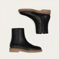 Botki|Balagan Naki Botki, Czarny