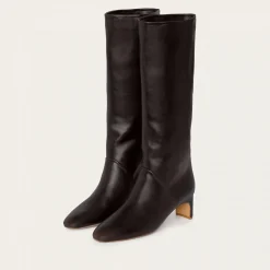 Botki|Balagan Nancy Botki, Ciemny Braz