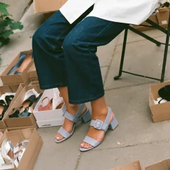 Sandaly|Balagan Rehava Sandaly, Dzinsowy Blekit