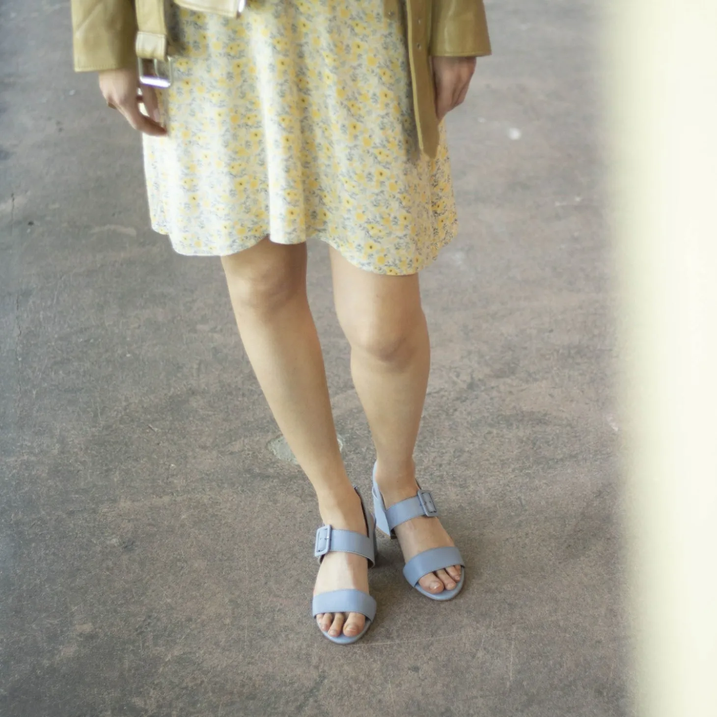 Sandaly|Balagan Rehava Sandaly, Dzinsowy Blekit