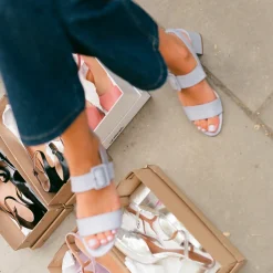 Sandaly|Balagan Rehava Sandaly, Dzinsowy Blekit