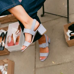 Sandaly|Balagan Rehava Sandaly, Dzinsowy Blekit