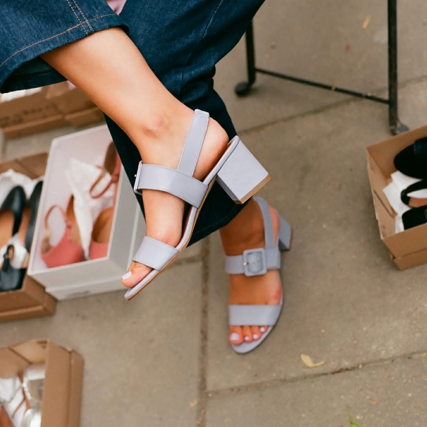 Sandaly|Balagan Rehava Sandaly, Dzinsowy Blekit