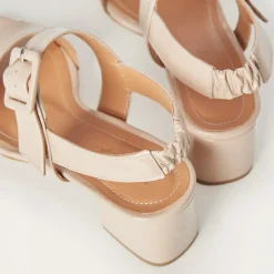 Sandaly|Balagan Rehava Sandaly, Ratanowy Polysk