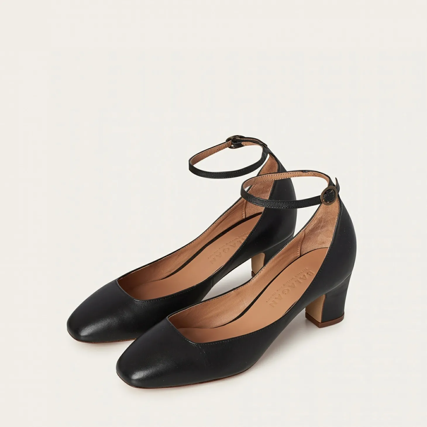 Czółenka|Balagan Sira Czółenka, Czarny