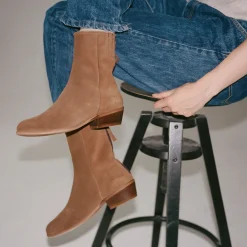 Botki|Balagan Sus Botki, Rudy Welur