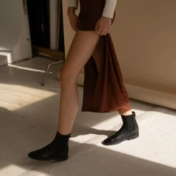 Sztyblety|Balagan Sviva Botki, Czarny