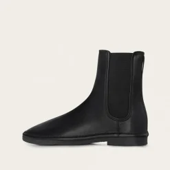 Sztyblety|Balagan Sviva Botki, Czarny