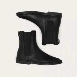 Sztyblety|Balagan Sviva Botki, Czarny