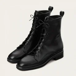 Botki|Balagan Tzava Botki, Czarny