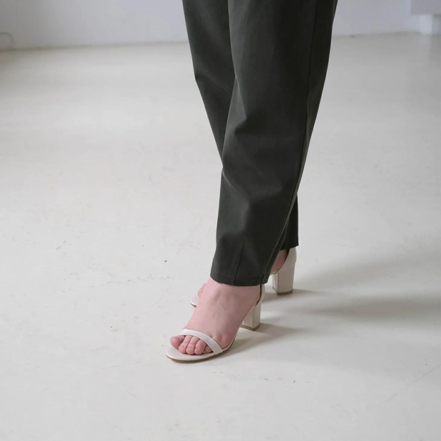 Sandaly|Balagan Ulam Sandaly, Kremowy