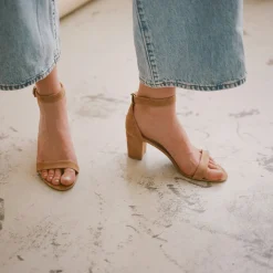 Sandaly|Balagan Ulam Sandaly, Waniliowy Zamsz